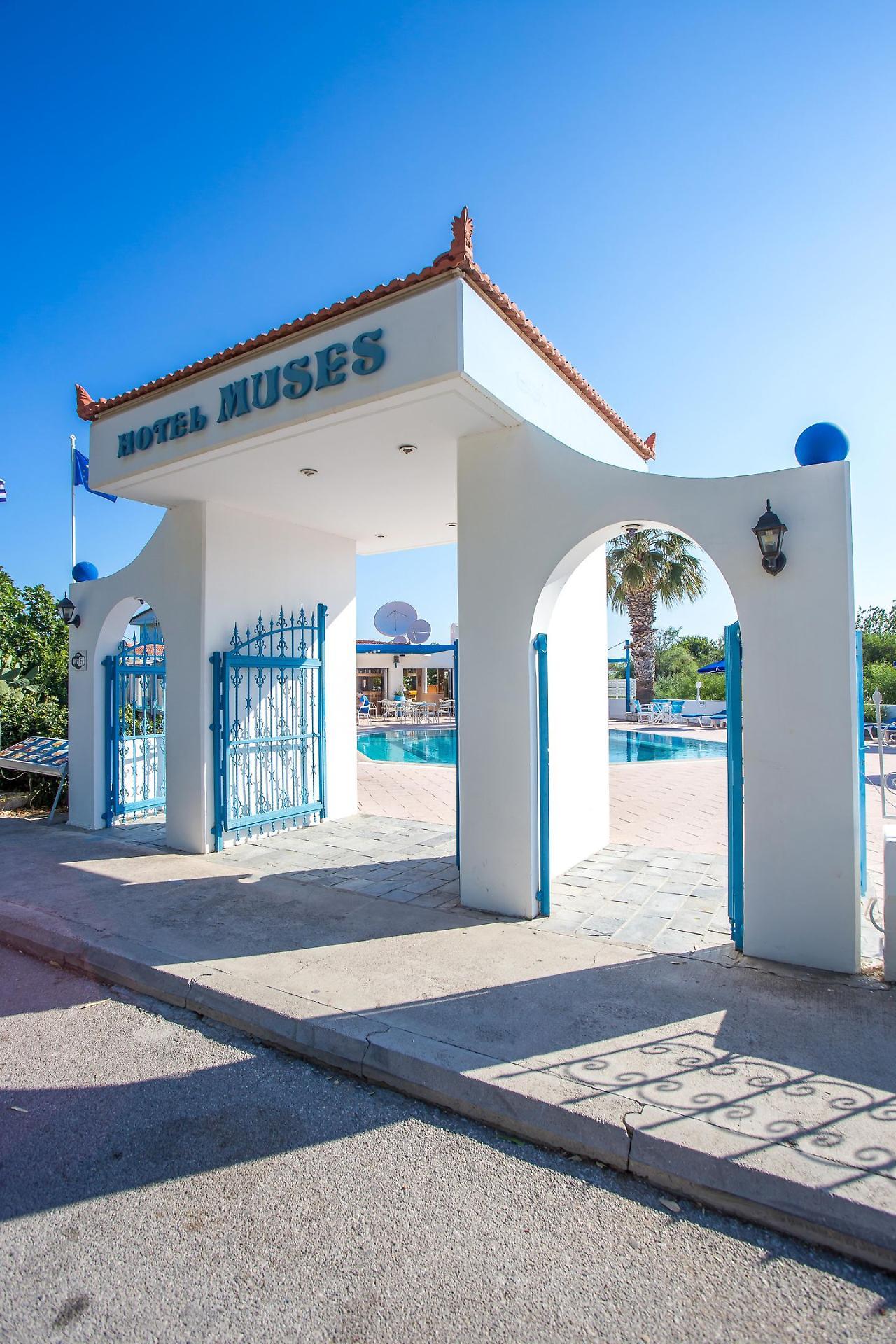 פליראקי Muses Hotel מראה חיצוני תמונה