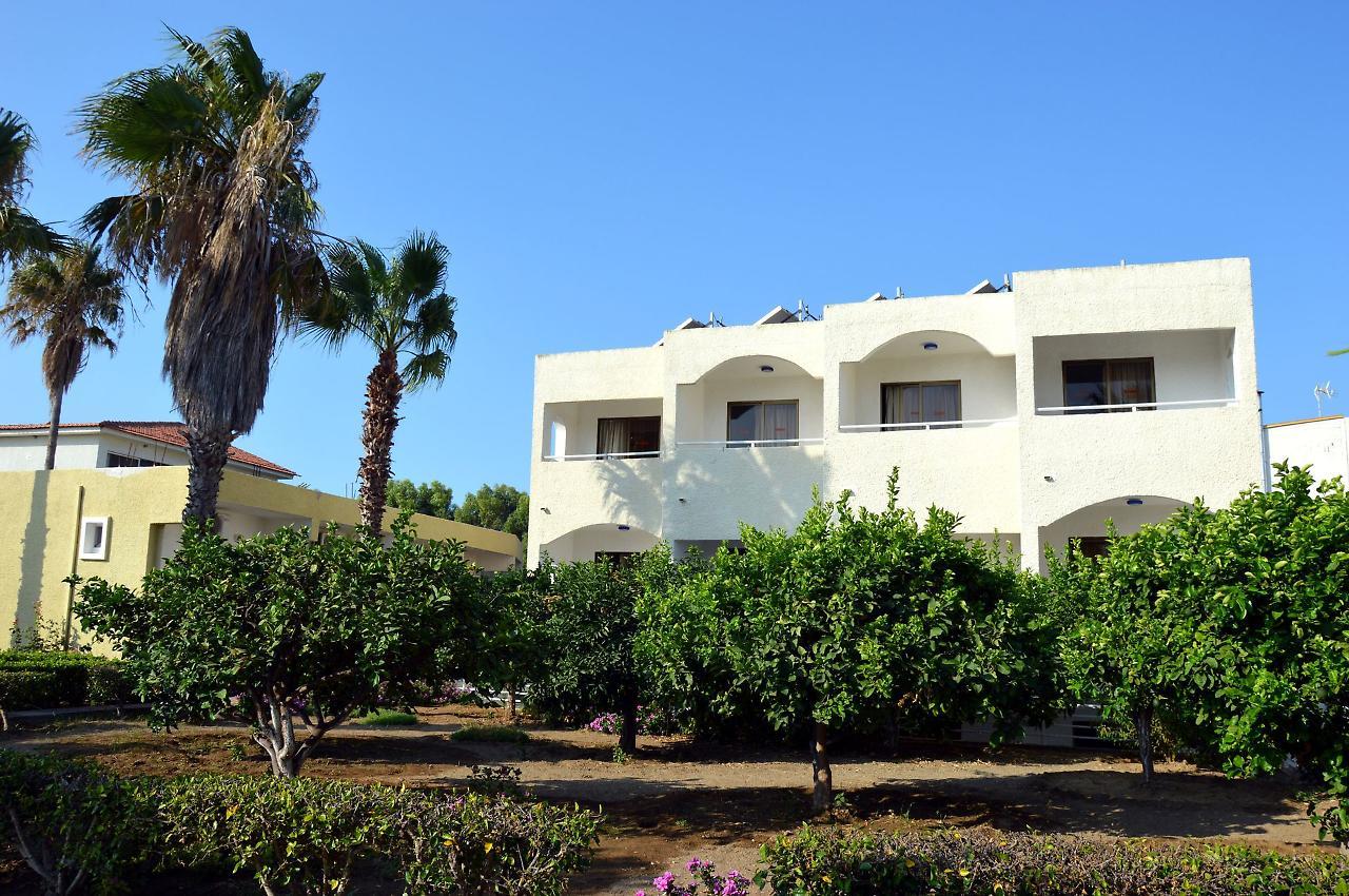 פליראקי Muses Hotel מראה חיצוני תמונה
