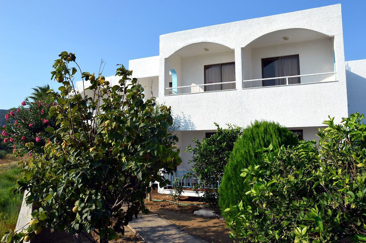 פליראקי Muses Hotel מראה חיצוני תמונה