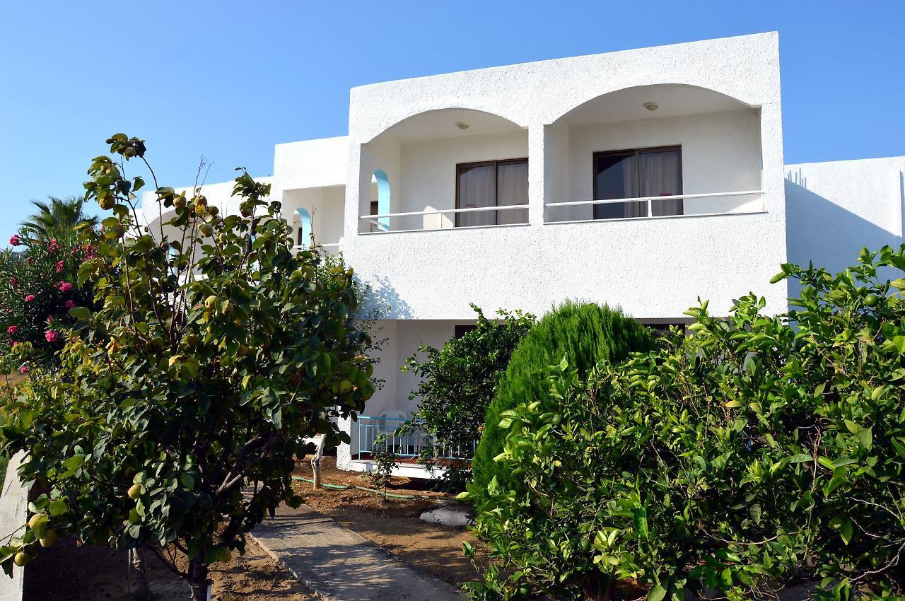 פליראקי Muses Hotel מראה חיצוני תמונה