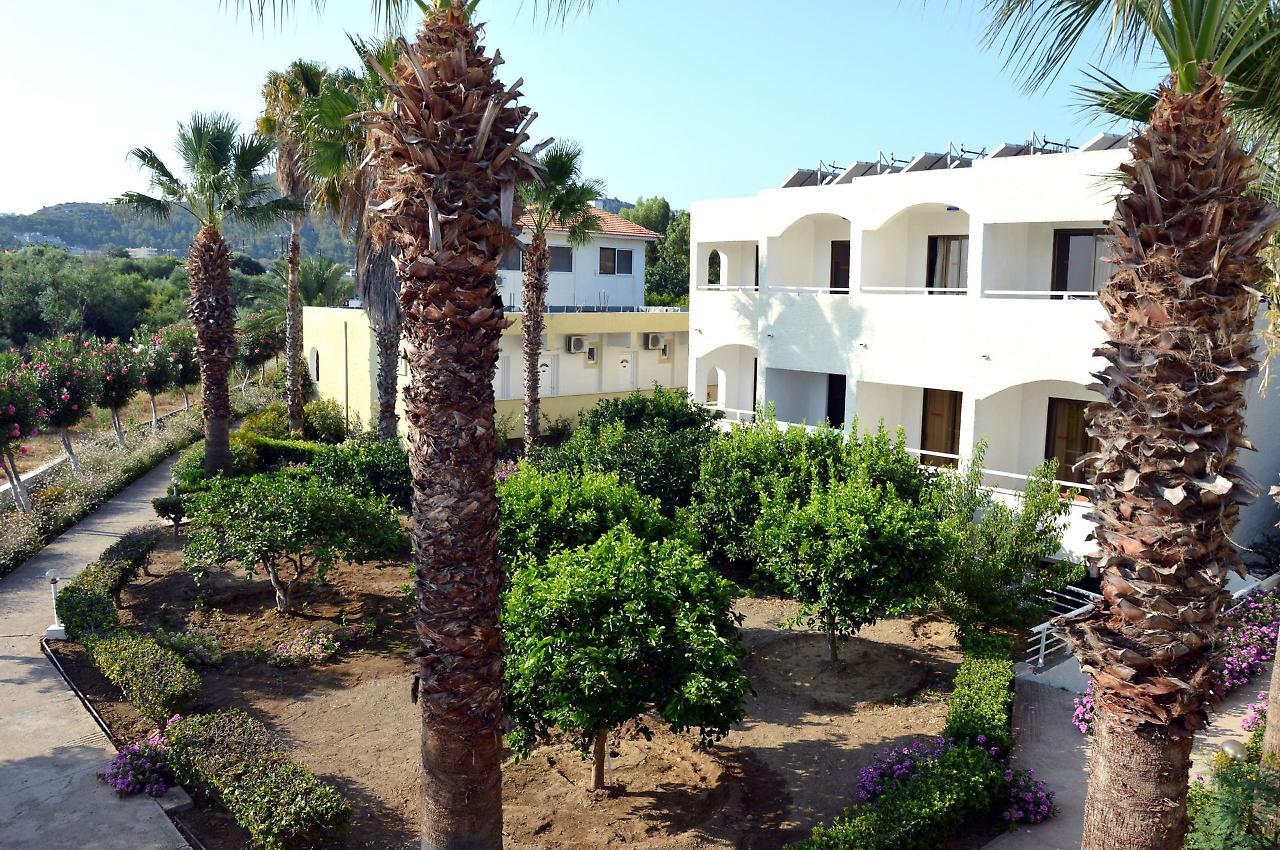 פליראקי Muses Hotel מראה חיצוני תמונה