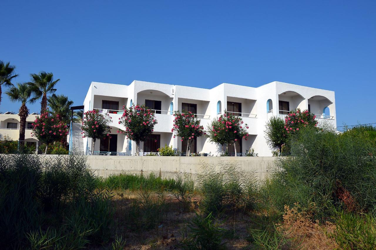 פליראקי Muses Hotel מראה חיצוני תמונה