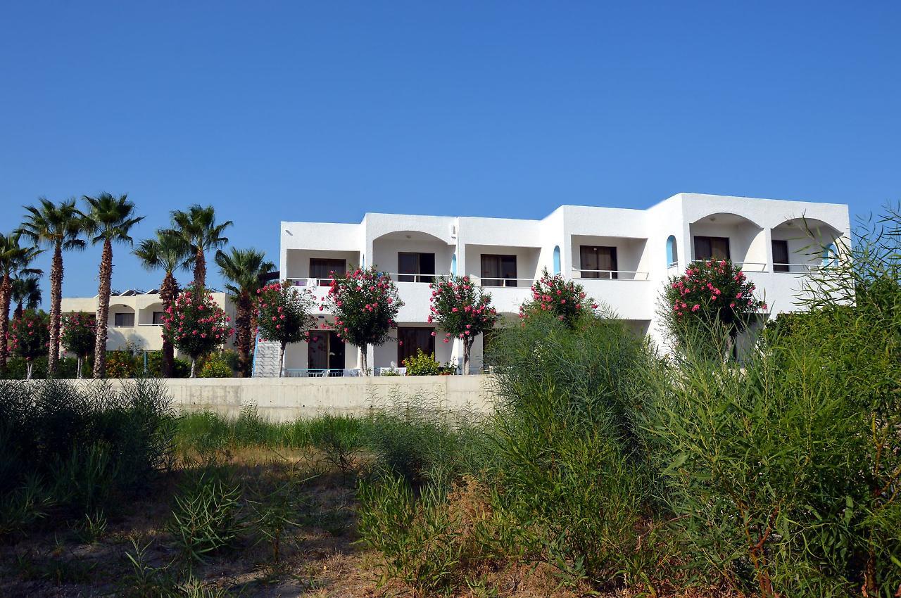 פליראקי Muses Hotel מראה חיצוני תמונה